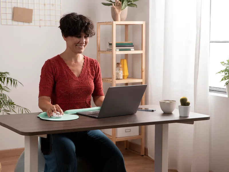 How Schomaker Chiropractic Clinic treats poor posture in Elk River
